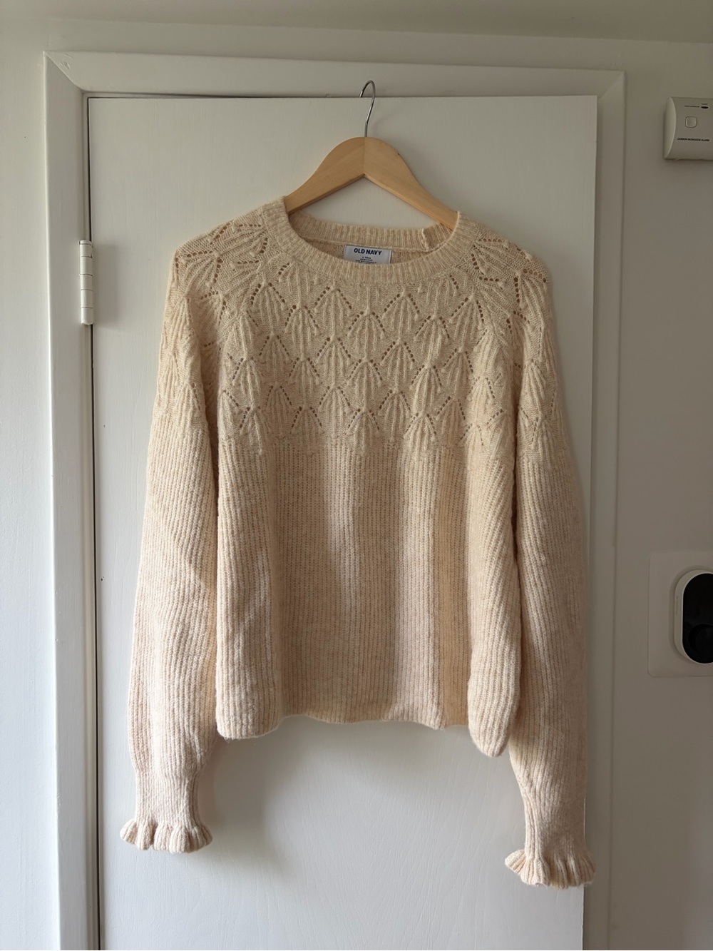 Old Navy Cream Textured Knit Crewneck Sweater with Ruffle Cuffs